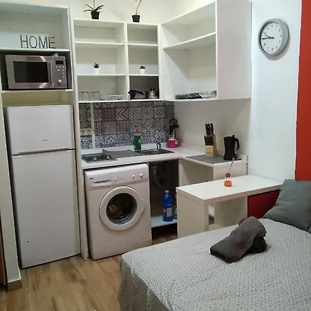 Estudio Cerca Del Carrefour Rosaleda Málaga Buitenkant foto