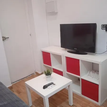 Estudio Cerca Del Carrefour Rosaleda Málaga Buitenkant foto