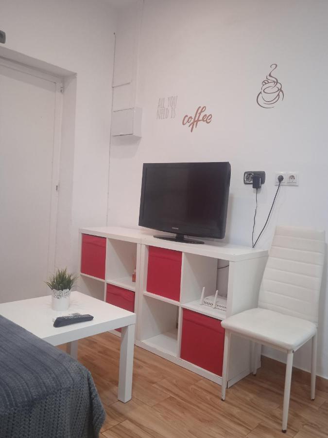 Estudio Cerca Del Carrefour Rosaleda Apartament *